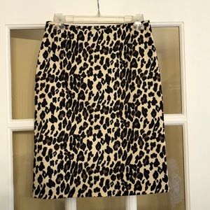 Tahari, Size 2 skirt